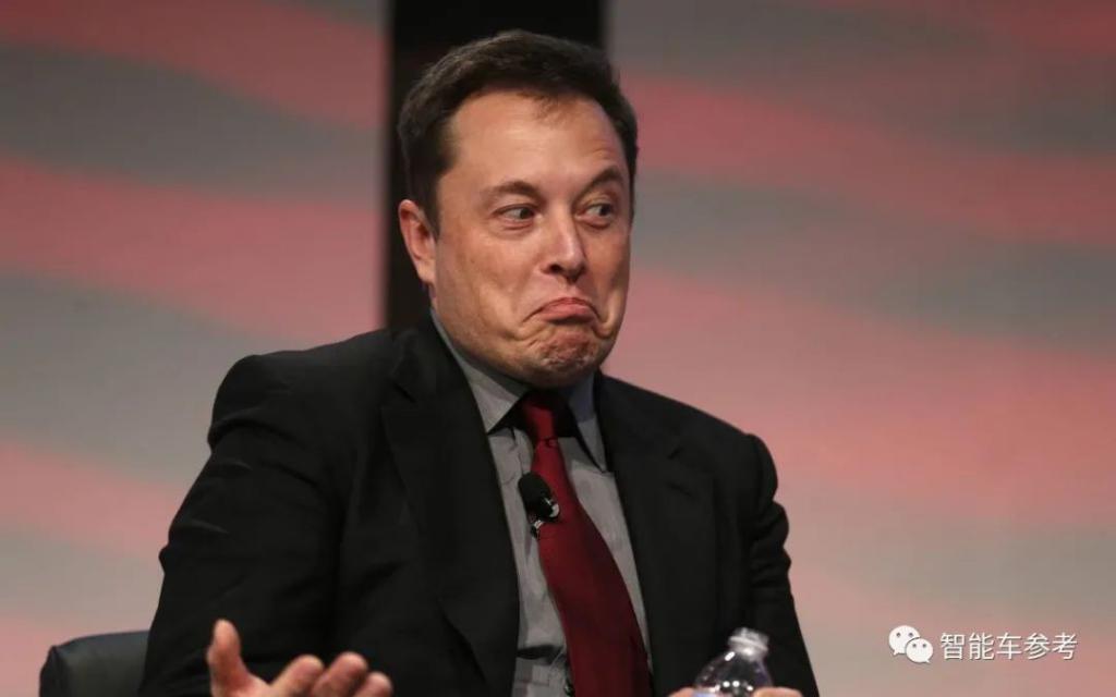 马斯克剧透特斯拉无人泊车，网友：落后中国汽车了