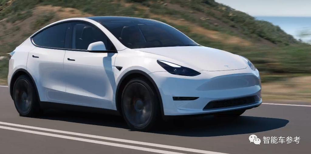 马斯克剧透特斯拉无人泊车，网友：落后中国汽车了