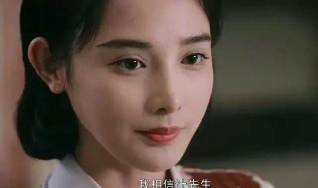 涂脂抹粉审美降级？「硅胶脸」演谍战好出戏！张艺谋太明智