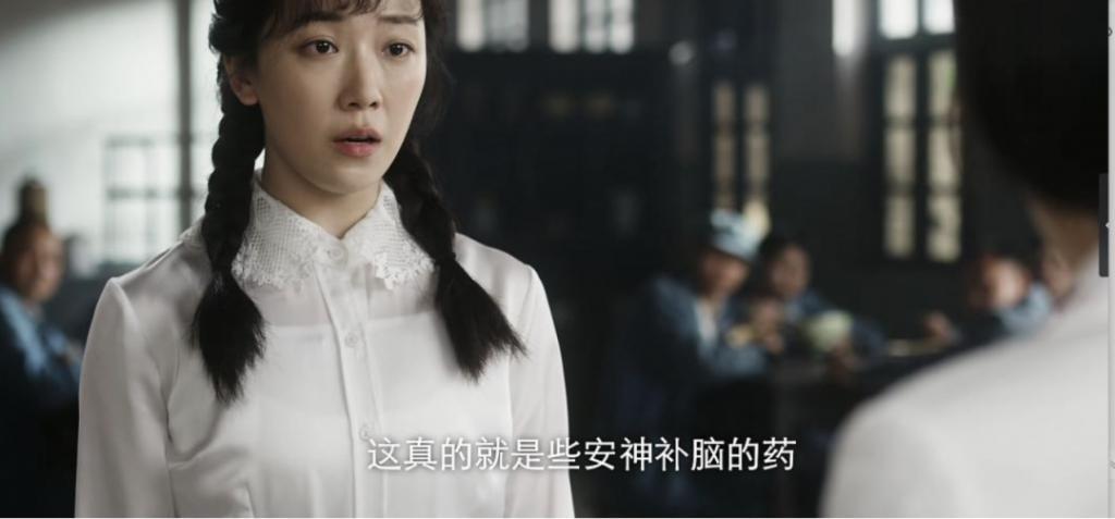 涂脂抹粉审美降级？「硅胶脸」演谍战好出戏！张艺谋太明智