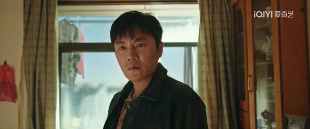 《三大队》剧版主演秦昊对比电影版主演张译，三轮结果如下