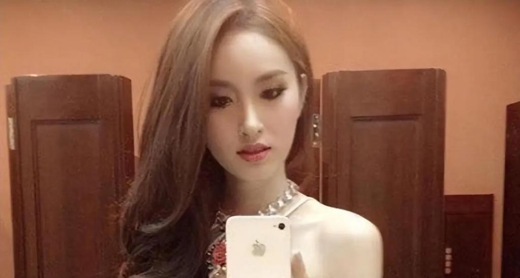 娱乐圈除了金星外，原来还有3位明星是变性人，真看不出来