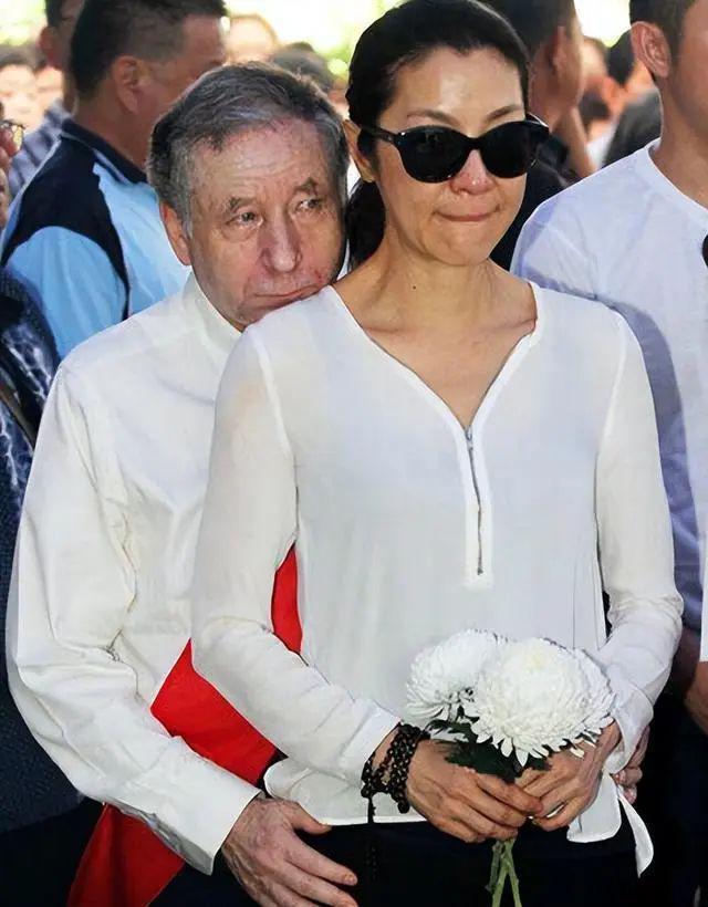 杨紫琼携77岁丈夫娘家办婚宴 现场曝光太拮据