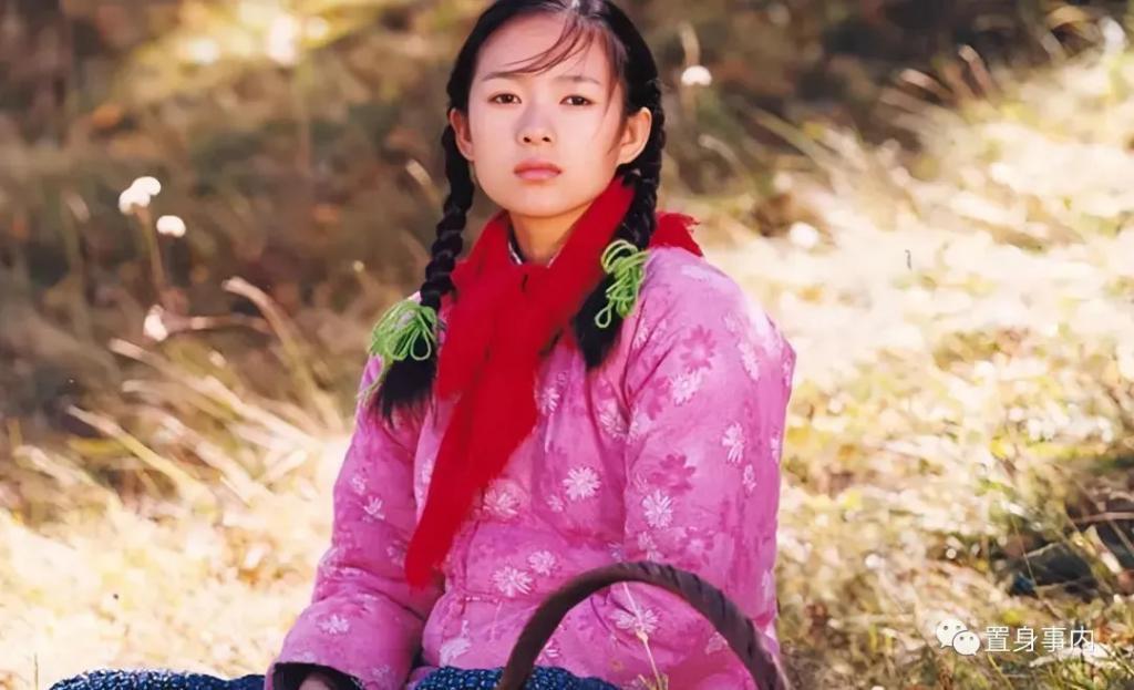 在范伟面前“展示身材”，让“影视小花”的不体面现了原形