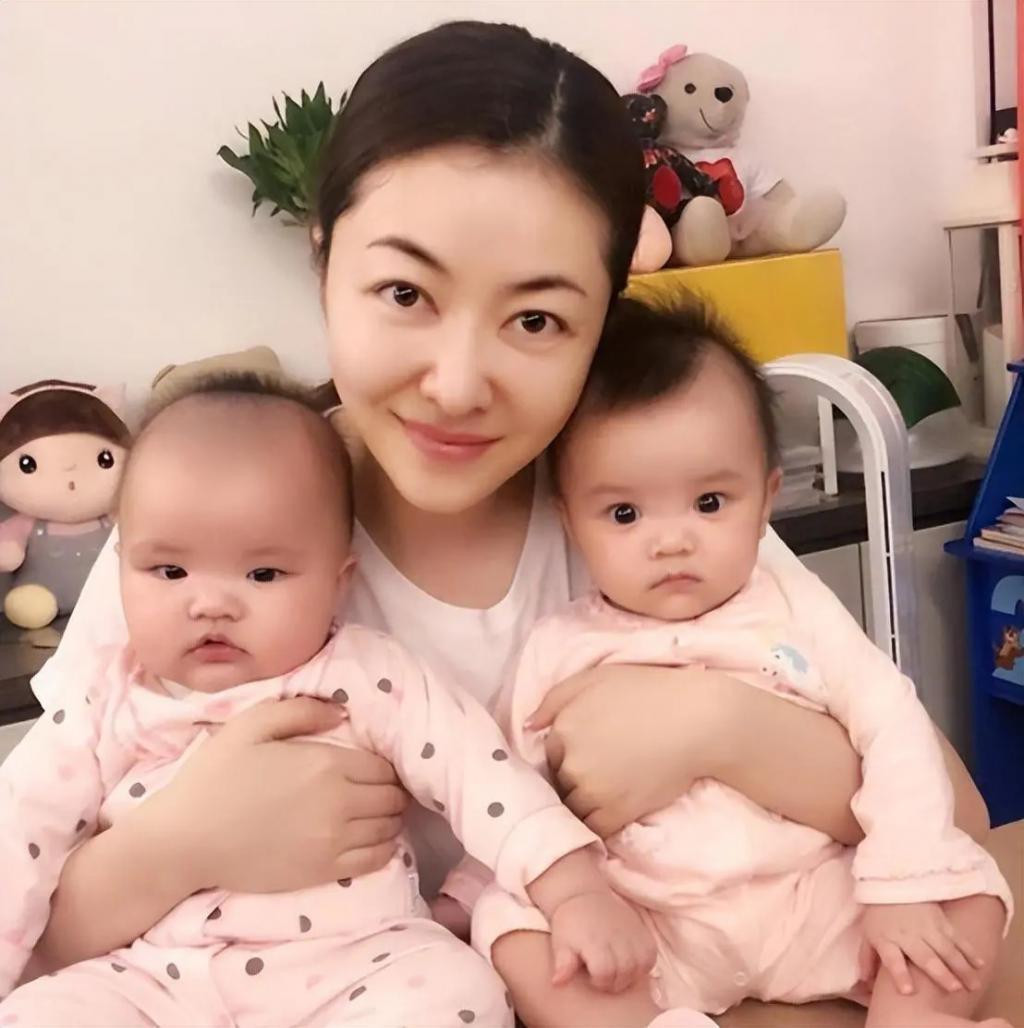 基因能有多偏心？这7位明星与兄弟姐妹，根本不像一个妈生的