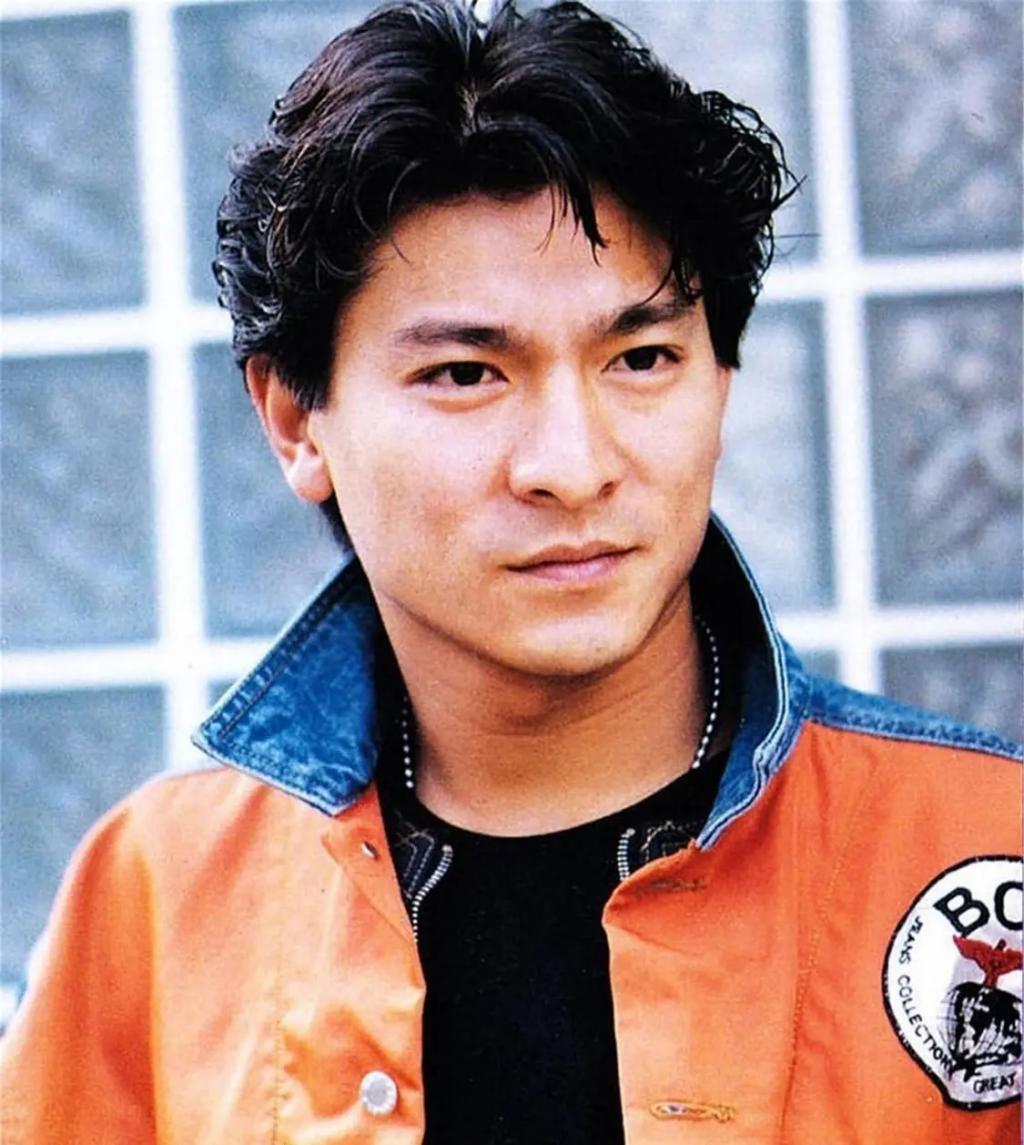 基因能有多偏心？这7位明星与兄弟姐妹，根本不像一个妈生的