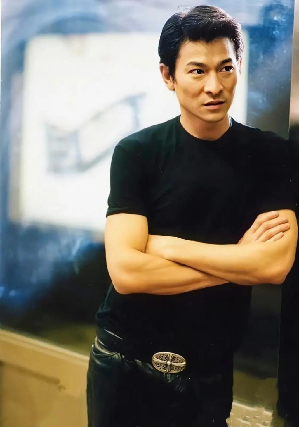 基因能有多偏心？这7位明星与兄弟姐妹，根本不像一个妈生的