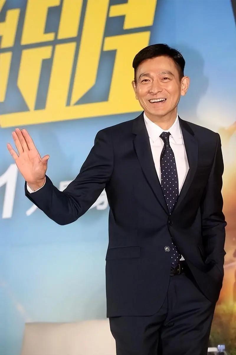 基因能有多偏心？这7位明星与兄弟姐妹，根本不像一个妈生的