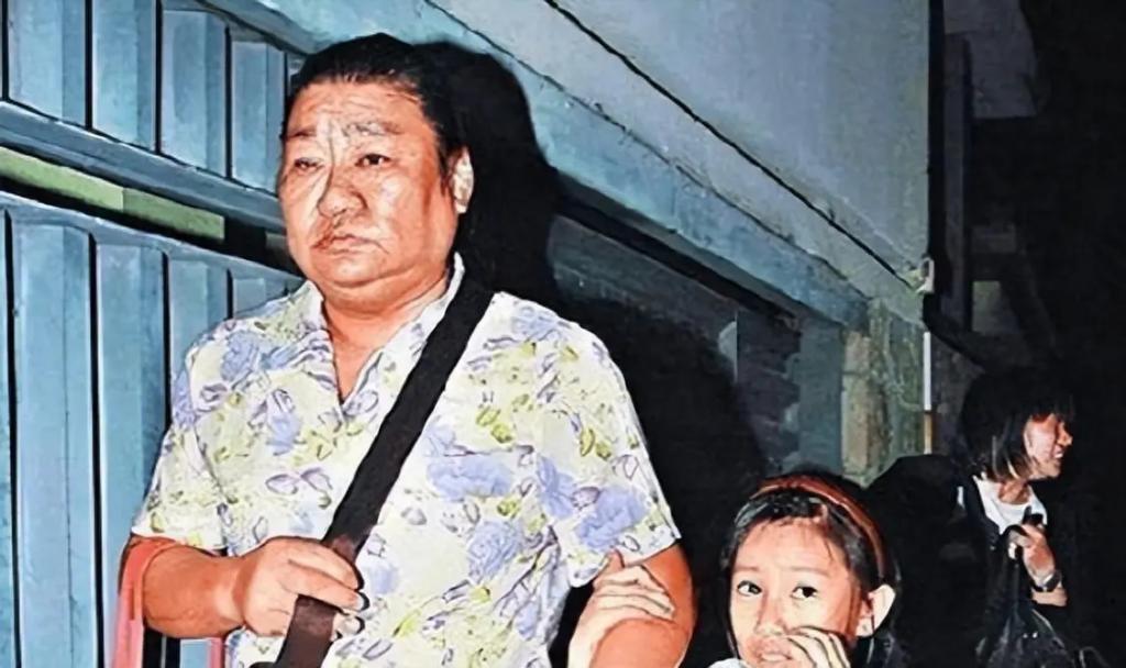 基因能有多偏心？这7位明星与兄弟姐妹，根本不像一个妈生的