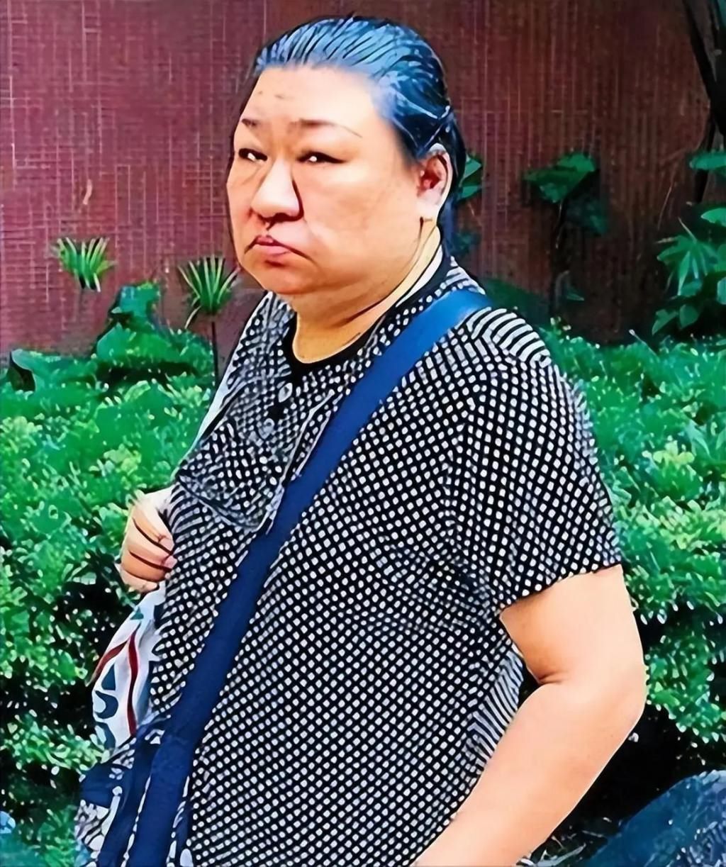 基因能有多偏心？这7位明星与兄弟姐妹，根本不像一个妈生的