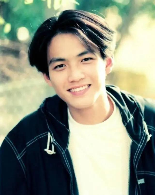 基因能有多偏心？这7位明星与兄弟姐妹，根本不像一个妈生的