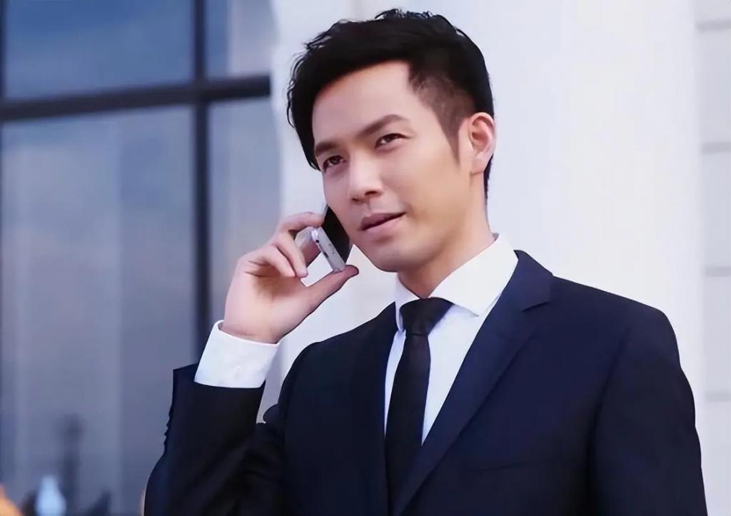 基因能有多偏心？这7位明星与兄弟姐妹，根本不像一个妈生的