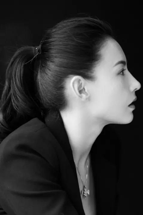 基因能有多偏心？这7位明星与兄弟姐妹，根本不像一个妈生的