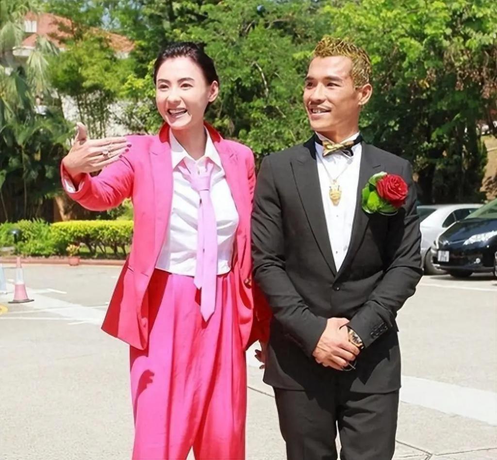 基因能有多偏心？这7位明星与兄弟姐妹，根本不像一个妈生的