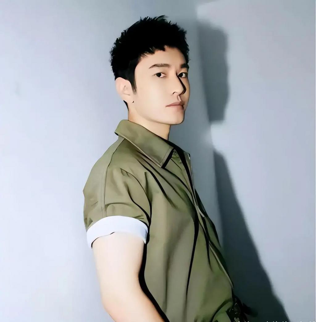 基因能有多偏心？这7位明星与兄弟姐妹，根本不像一个妈生的