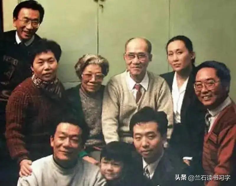 侯宝林先生的三段婚姻，除了留下七个子女，还留下一大遗憾