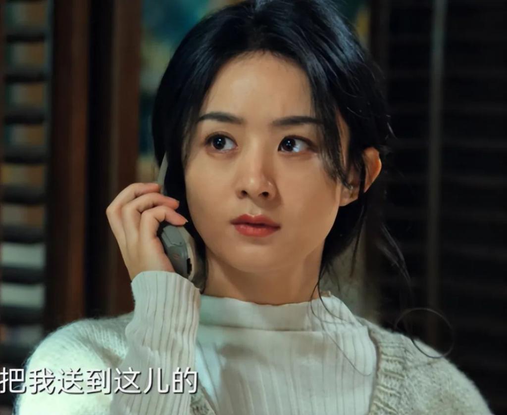 章子怡身边的赵丽颖杨幂,把章子怡的得意衬得淋漓尽致