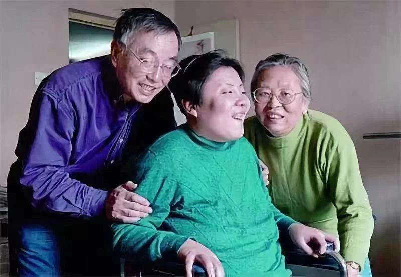 告别朱令，和她被偷走的三十年