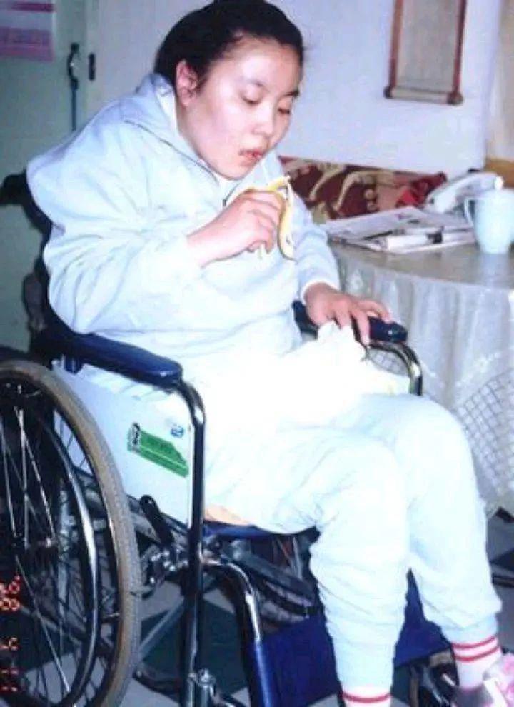 告别朱令，和她被偷走的三十年