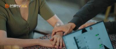 同时谈三个，这姐玩越大越蹿红