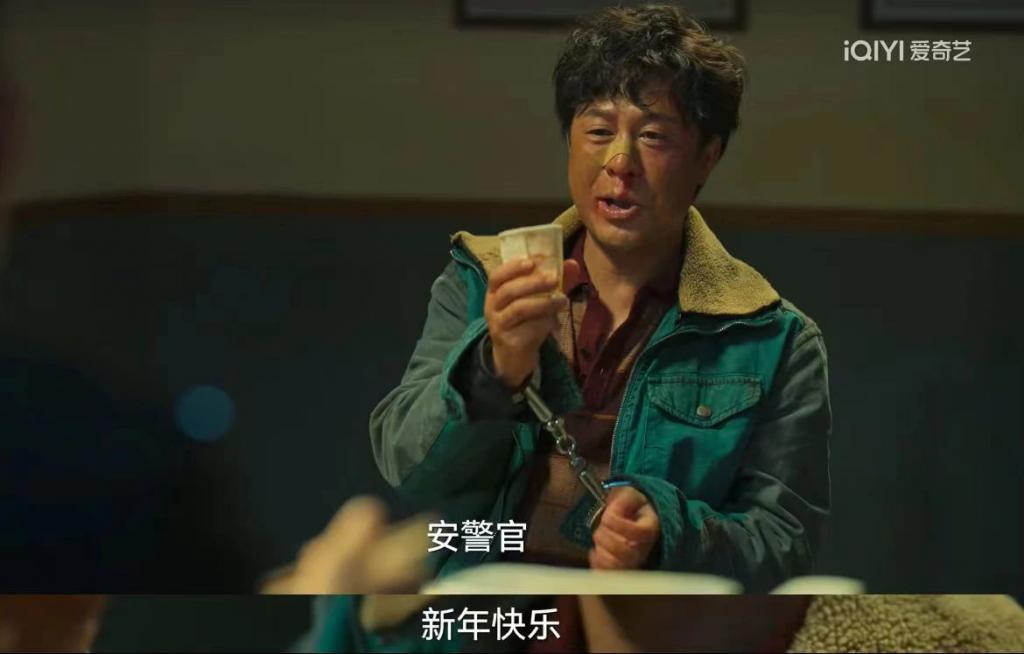 同时谈三个，这姐玩越大越蹿红