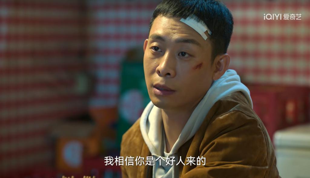 同时谈三个，这姐玩越大越蹿红