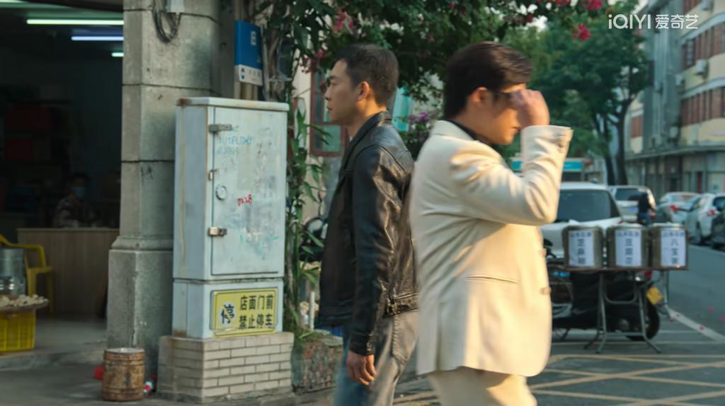 同时谈三个，这姐玩越大越蹿红