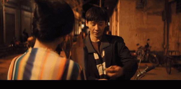 同时谈三个，这姐玩越大越蹿红