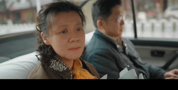 同时谈三个，这姐玩越大越蹿红