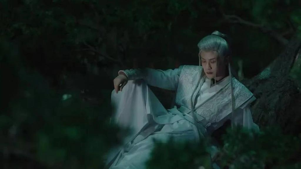 同时谈三个，这姐玩越大越蹿红