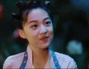 还记得《庆余年》里的小叶轻眉吗？18岁的她长这样…