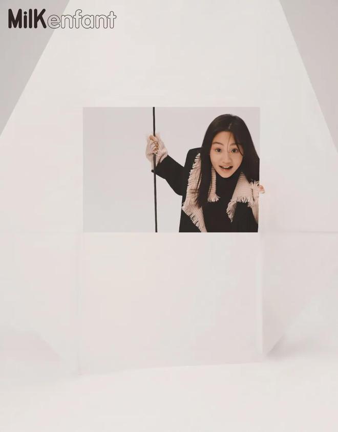 11岁甜馨登时尚杂志封面 演绎冬日大片宛若小公主