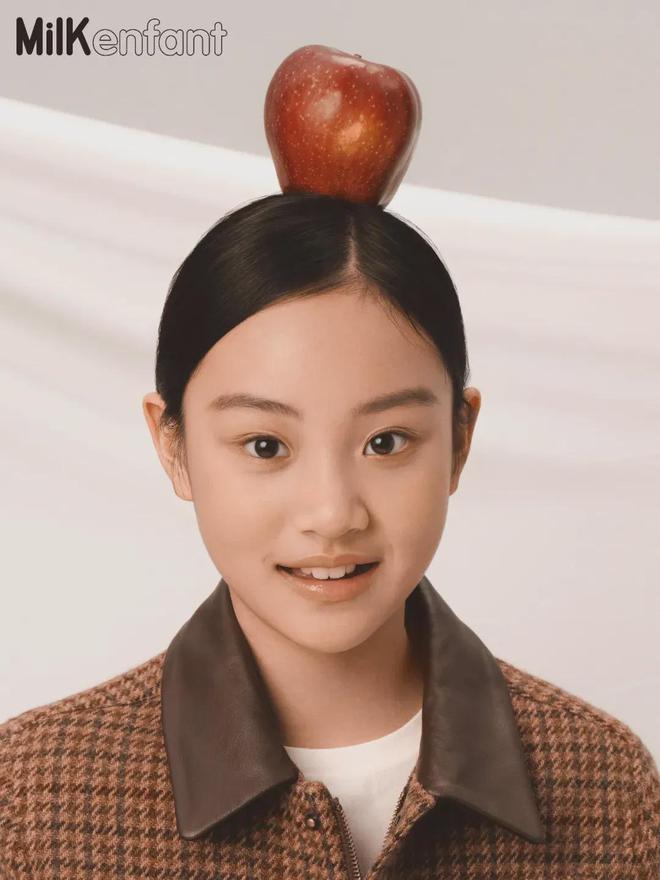 11岁甜馨登时尚杂志封面 演绎冬日大片宛若小公主