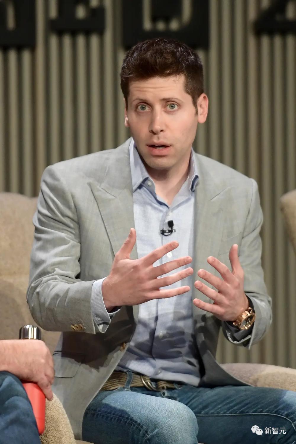 奥特曼突遭起底生活奢靡：戴340万名表，开上亿豪车，买价值6亿豪宅