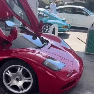 奥特曼突遭起底生活奢靡：戴340万名表，开上亿豪车，买价值6亿豪宅