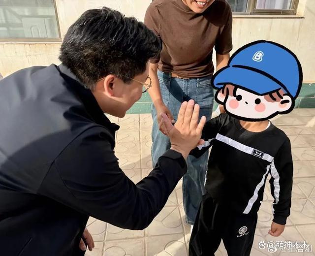 霍启刚回应传闻，自证捐款并非7000万，低调谦虚获赞