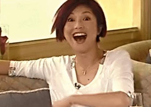 和太子爷正式分手，哭红眼上热搜！