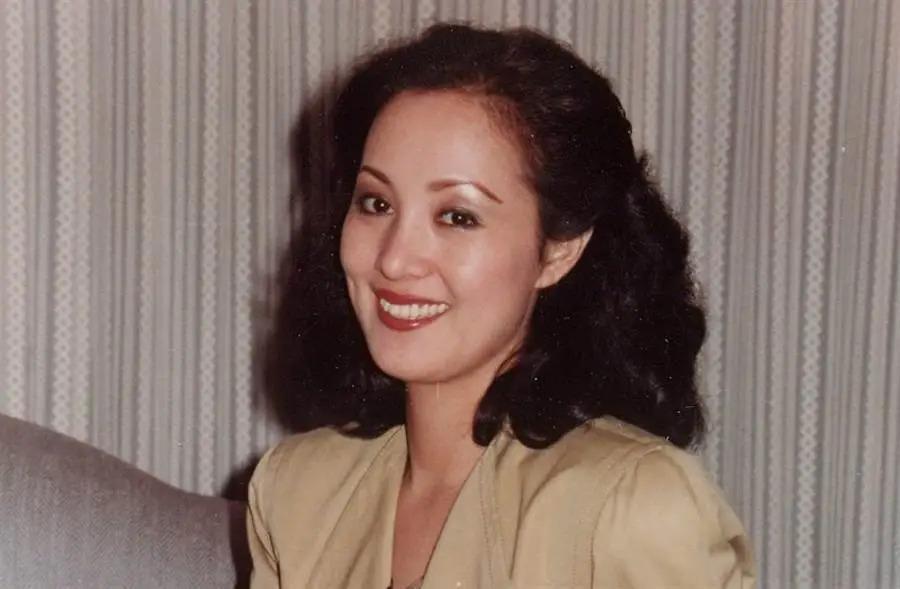 隐忍43年不离婚，丈夫去世后继承70亿财产，史上最强原配