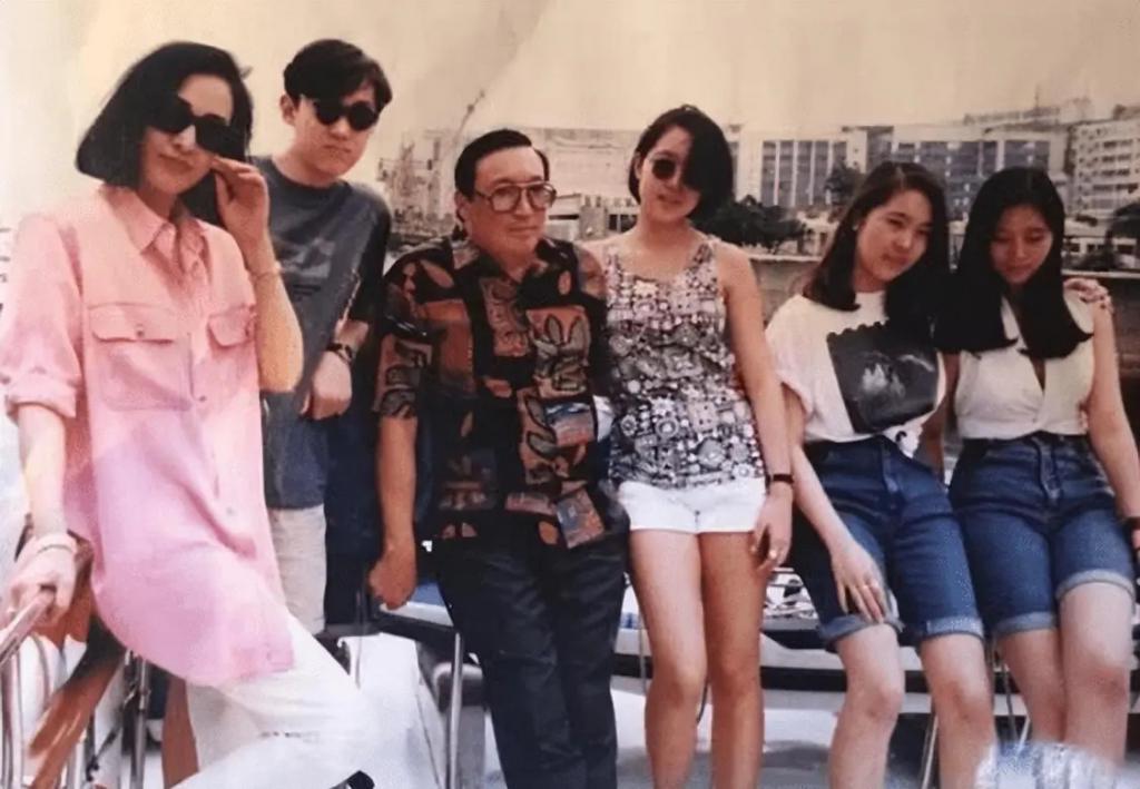隐忍43年不离婚，丈夫去世后继承70亿财产，史上最强原配