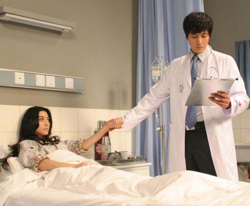 章子怡与范冰冰演情敌，《非常完美》戏里戏外的那些事