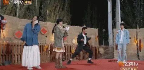 人前恩爱却不顾妻子感受？他被网友吐槽“表演型人格”