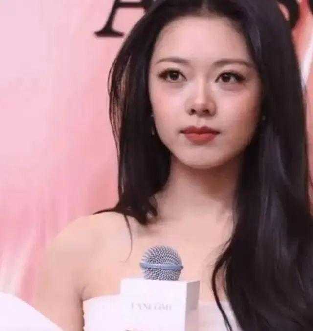 赵今麦的化妆师精神状态还好吗？