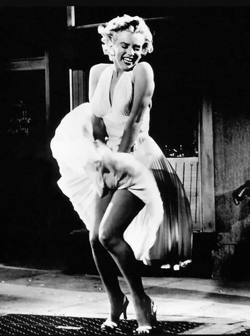 赵露思虞书欣，怎么一个比一个夹