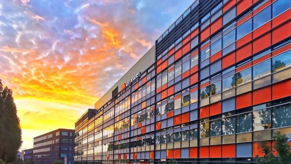 华为曾向员工道歉！任正非批语：为什么会有人容不得英雄，华为还是昨天的华为吗？