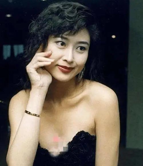 叶玉卿的身材之谜：大胆演绎，如何成就经典？