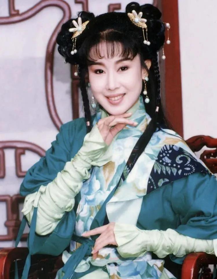 为爱退圈,被渣男劈腿骗2900万,如今65岁要复出?