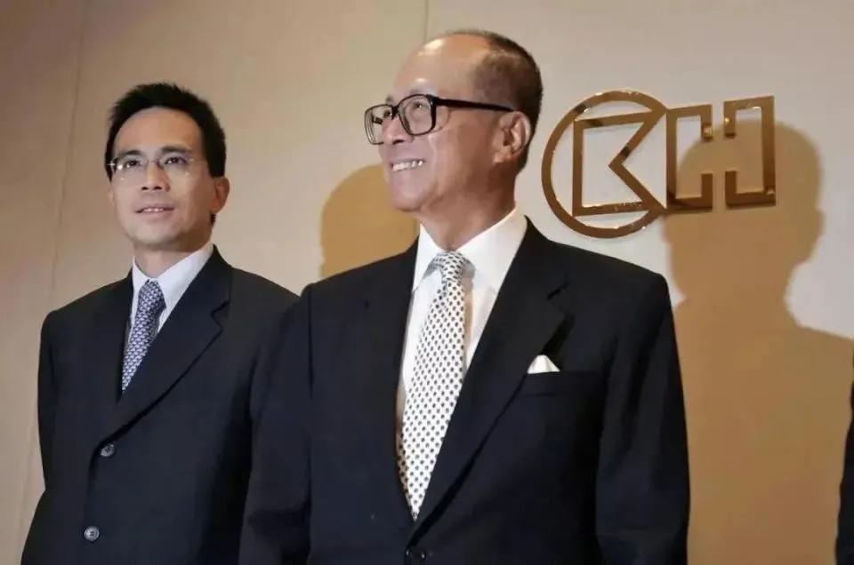 同样是捐款千万，为何霍启刚被夸，李嘉诚却被嫌捐得少
