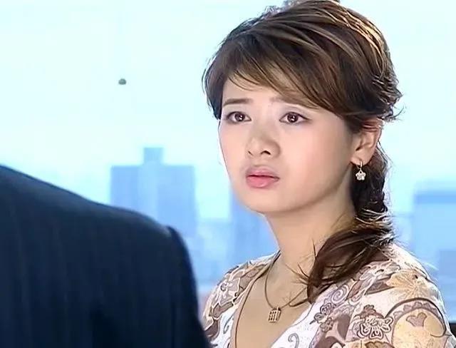 前夫借肚生子!嫁当红歌手甘愿隐退,遇骗婚忍夫偷欢反被抛弃