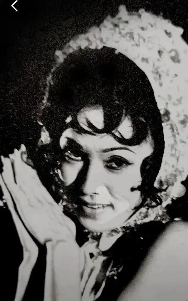 前夫借肚生子!嫁当红歌手甘愿隐退,遇骗婚忍夫偷欢反被抛弃