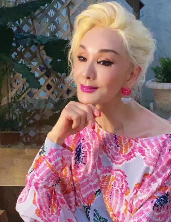 前夫借肚生子!嫁当红歌手甘愿隐退,遇骗婚忍夫偷欢反被抛弃